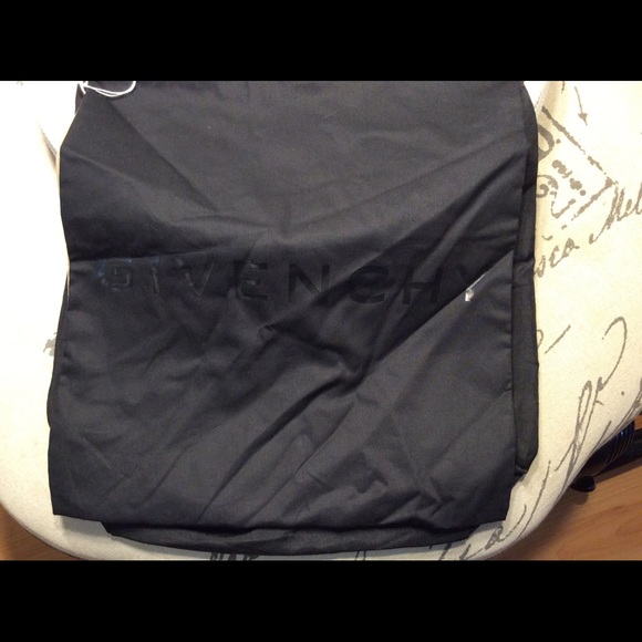 Duster - Picture 4 of 4